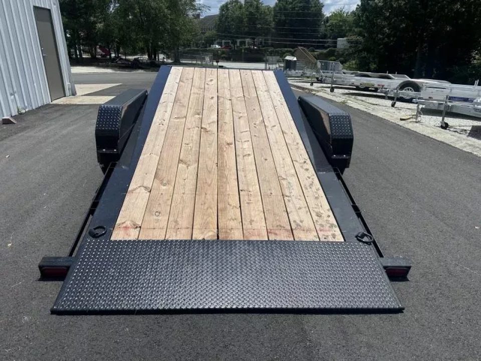 New 2025 Diamond C 82x20' Hydraulically Dampened Tilt Equipment, 14000 GVWR, HTL207