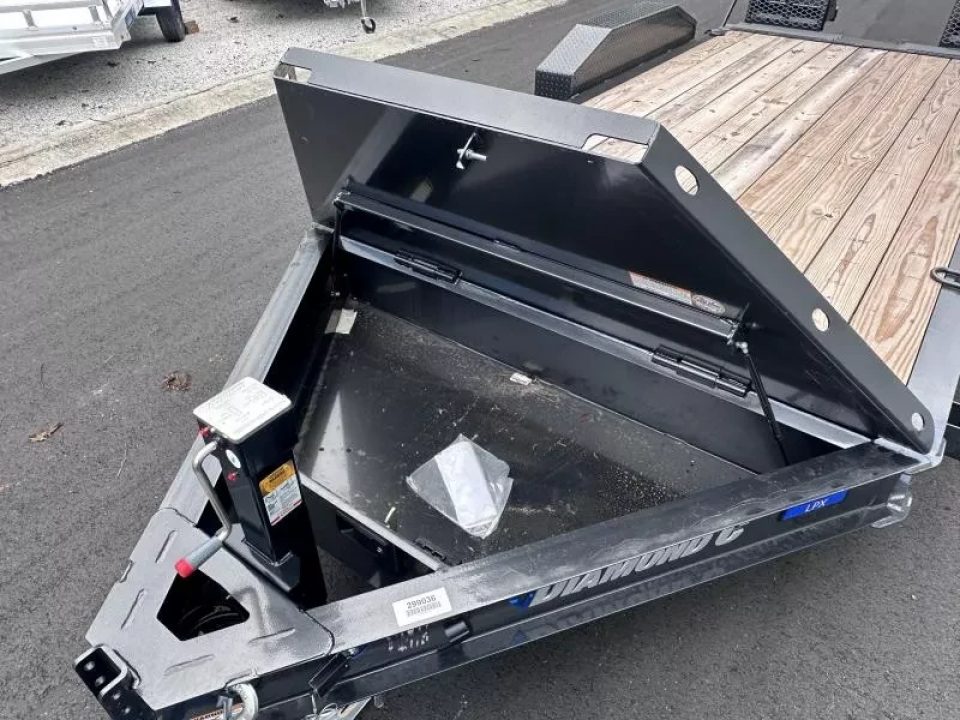 New 2025 Diamond C 82"x16' Low Profile Equipment, 14900 GVWR, 2' Dove, LPX207