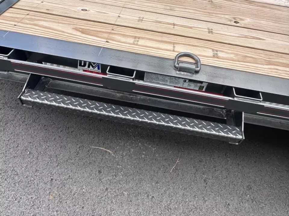 New 2025 Diamond C 82"x16' Low Profile Equipment, 14900 GVWR, 2' Dove, LPX207