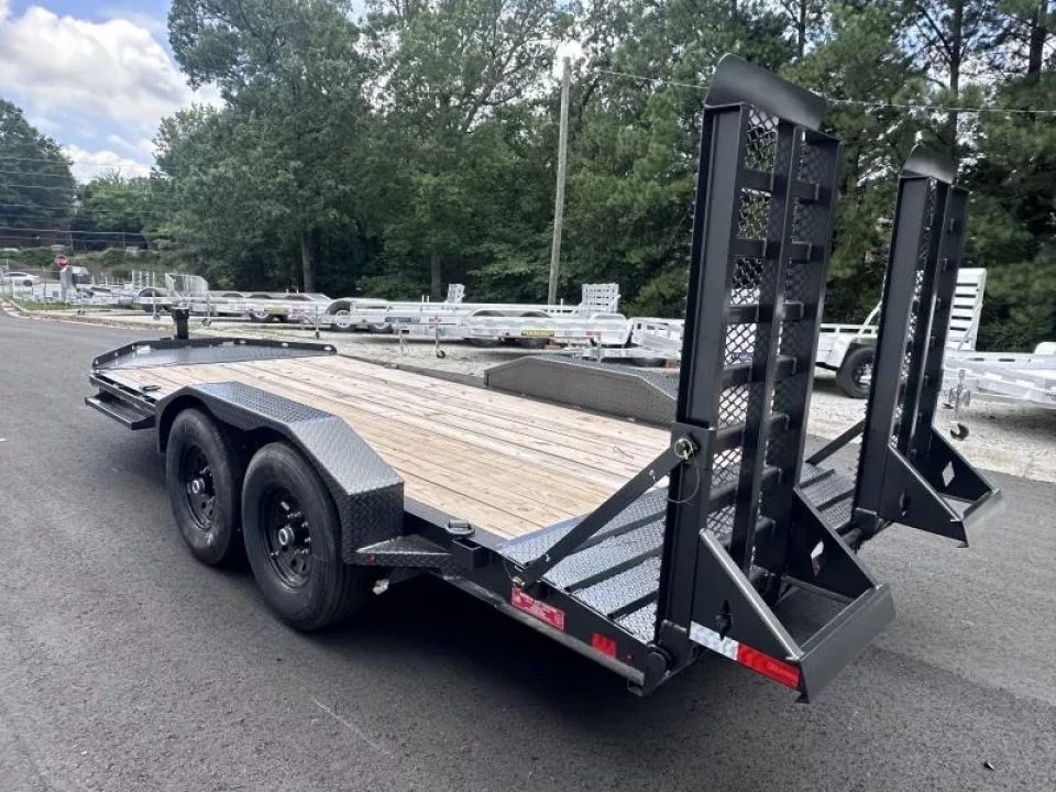 New 2025 Diamond C 82"x16' Low Profile Equipment, 14900 GVWR, 2' Dove, LPX207