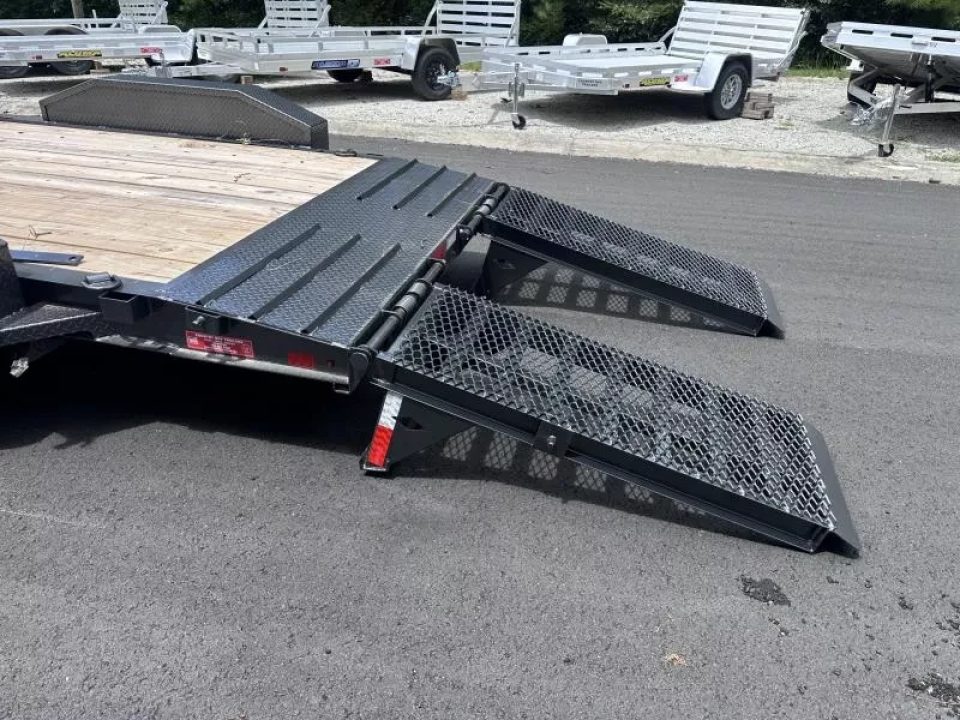 New 2025 Diamond C 82"x16' Low Profile Equipment, 14900 GVWR, 2' Dove, LPX207