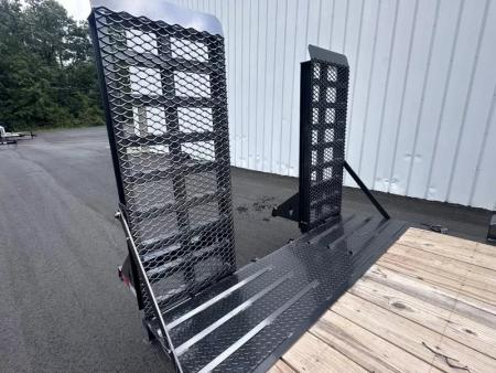 New 2025 Diamond C 82"x16' Low Profile Equipment, 14900 GVWR, 2' Dove, LPX207