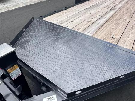 New 2025 Diamond C 82"x16' Low Profile Equipment, 14900 GVWR, 2' Dove, LPX207