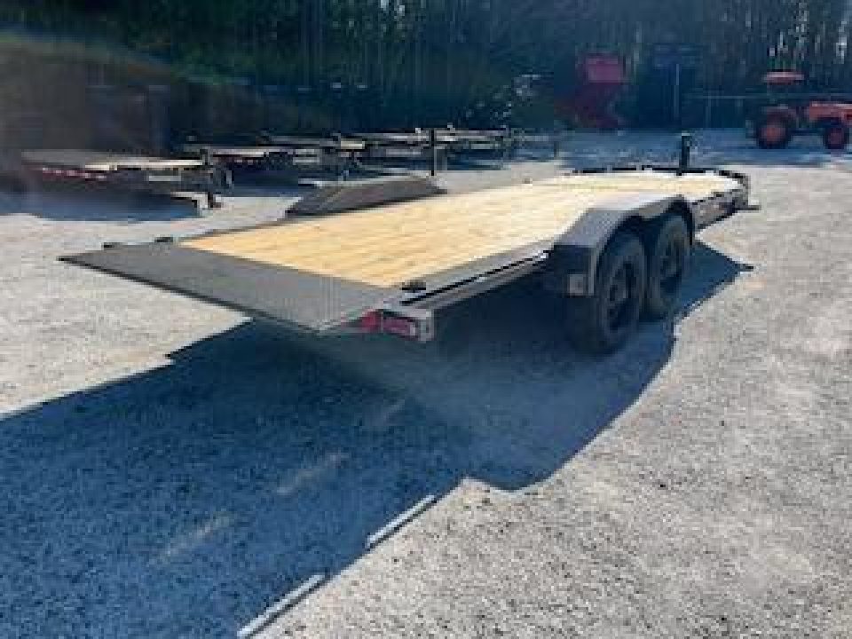 New 2025 Diamond C 82"x20' Equipment, 16' Tilt HDT210