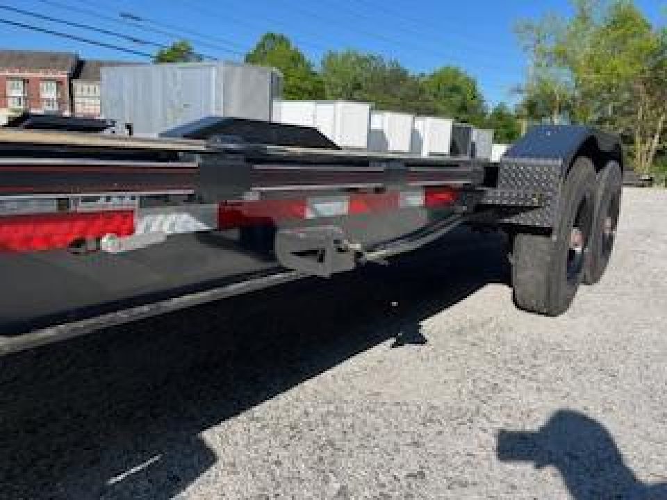 New 2025 Diamond C 82"x20' Equipment, 16' Tilt HDT210
