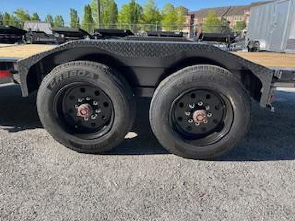 New 2025 Diamond C 82"x20' Equipment, 16' Tilt HDT210