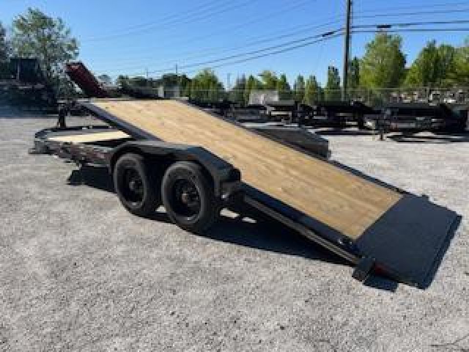New 2025 Diamond C 82"x20' Equipment, 16' Tilt HDT210
