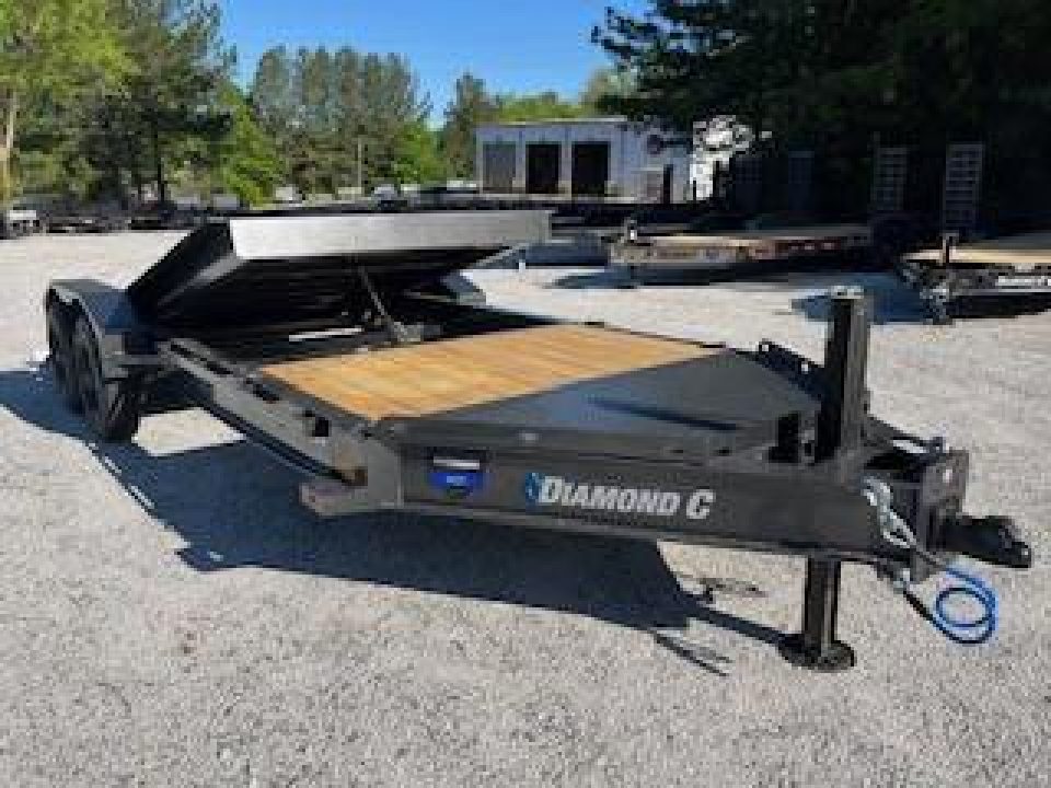 New 2025 Diamond C 82"x20' Equipment, 16' Tilt HDT210