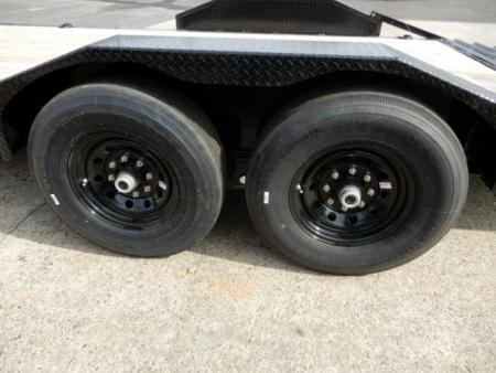 New 2025 Diamond C 16' Low Profile Equipment, 11500lb Payload, 2' Dove w/ cleats, Wide Ramps LPX207