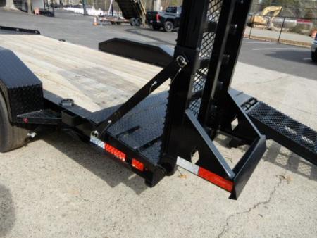 New 2025 Diamond C 16' Low Profile Equipment, 11500lb Payload, 2' Dove w/ cleats, Wide Ramps LPX207