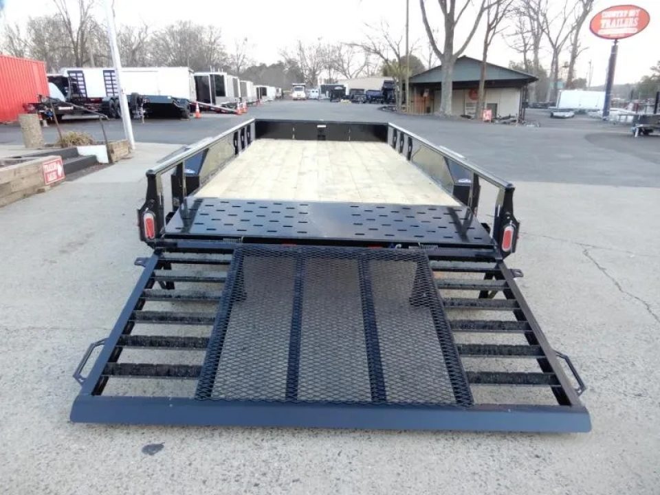 New 2026 Diamond C 82x16' Utility, 2 6K Axles, Tractor Gate