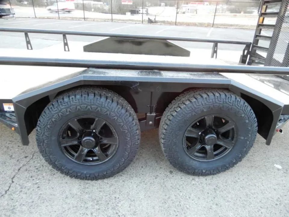 New 2026 Diamond C 82x16' Utility, 2 6K Axles, Tractor Gate
