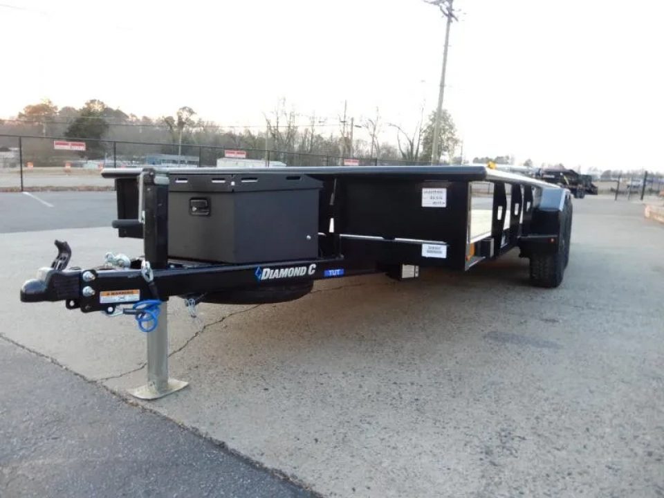 New 2026 Diamond C 82x16' Utility, 2 6K Axles, Tractor Gate