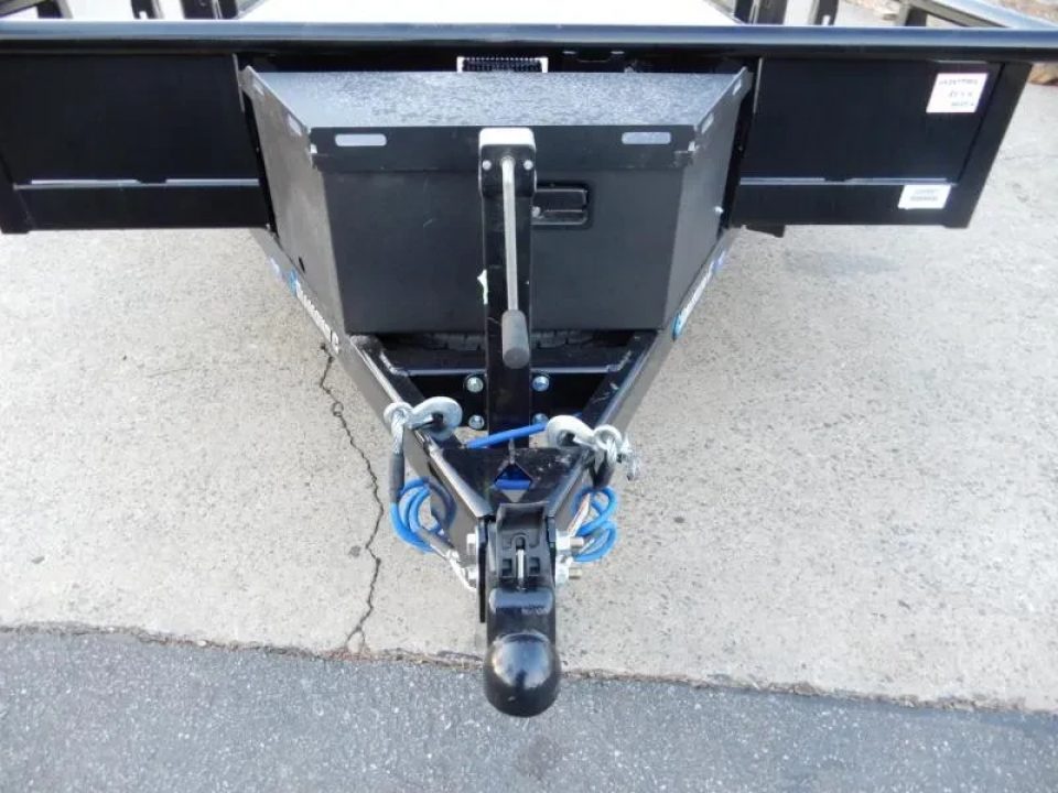 New 2026 Diamond C 82x16' Utility, 2 6K Axles, Tractor Gate