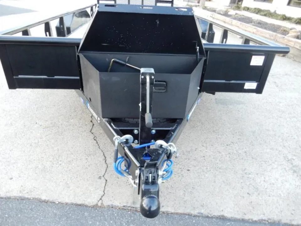 New 2026 Diamond C 82x16' Utility, 2 6K Axles, Tractor Gate