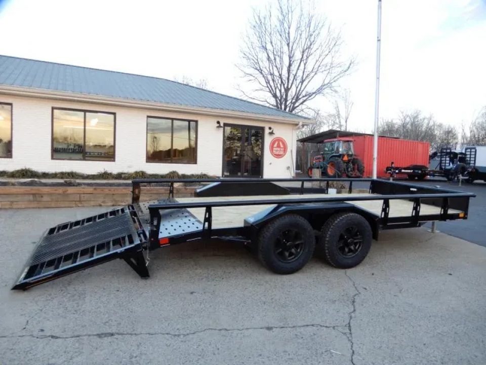 New 2026 Diamond C 82x16' Utility, 2 6K Axles, Tractor Gate