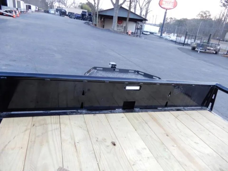 New 2026 Diamond C 82x16' Utility, 2 6K Axles, Tractor Gate