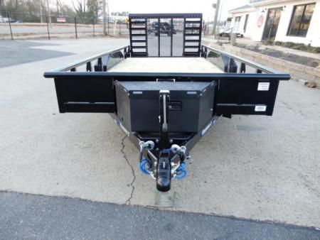 New 2026 Diamond C 82x16' Utility, 2 6K Axles, Tractor Gate