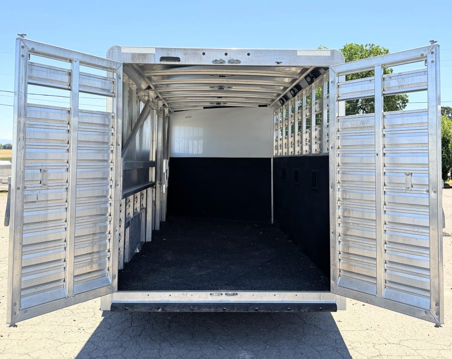 Used 2022 Exiss Trailer 4 Horse Gooseneck Slant Load