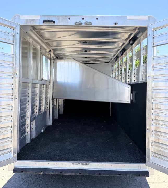 Used 2022 Exiss Trailer 4 Horse Gooseneck Slant Load