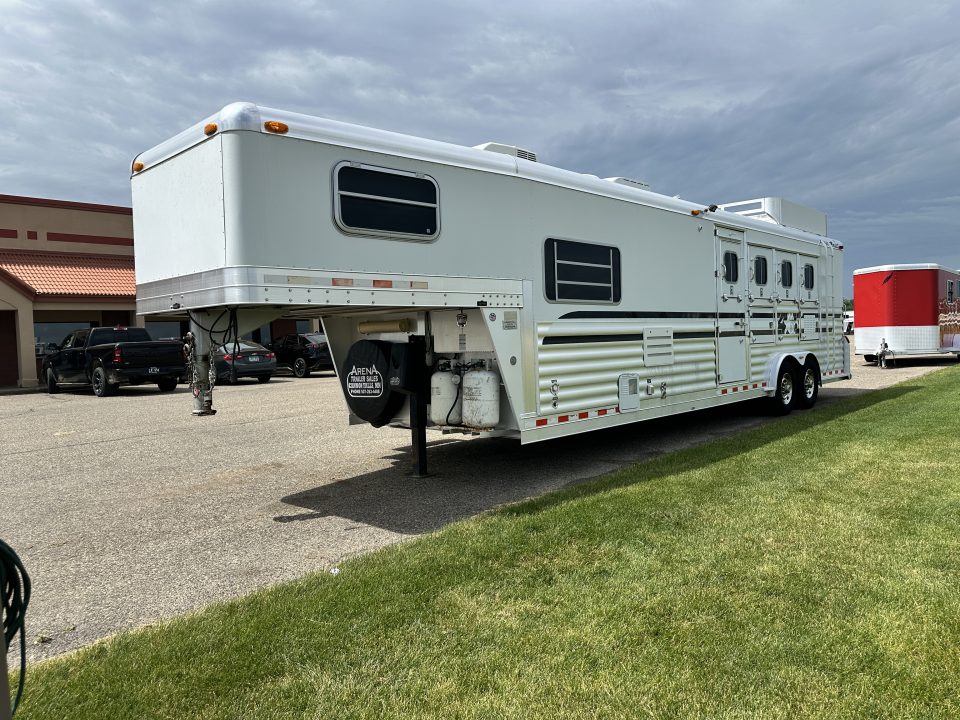 Used 2004 4-Star Trailers 4H 12' LQ Horse Trailer
