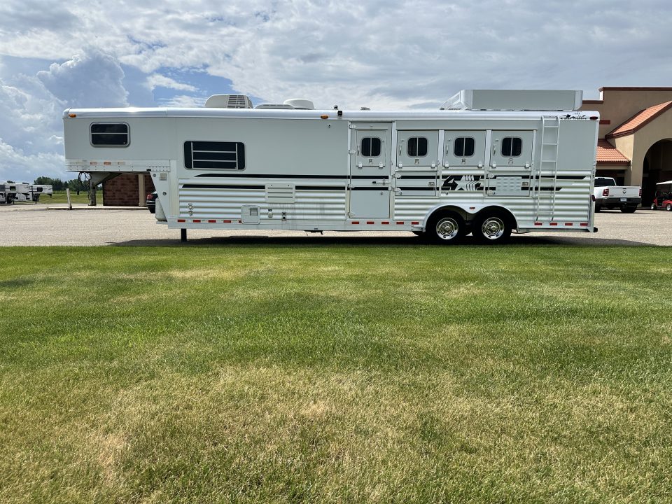 Used 2004 4-Star Trailers 4H 12' LQ Horse Trailer