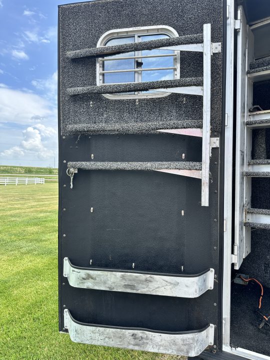 Used 2004 4-Star Trailers 4H 12' LQ Horse Trailer
