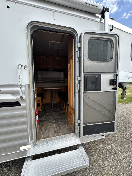 Used 2004 4-Star Trailers 4H 12' LQ Horse Trailer