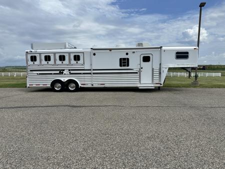 Used 2004 4-Star Trailers 4H 12' LQ Horse Trailer
