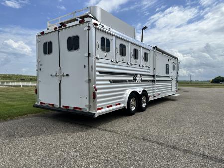 Used 2004 4-Star Trailers 4H 12' LQ Horse Trailer