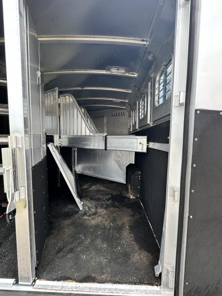 Used 2004 4-Star Trailers 4H 12' LQ Horse Trailer