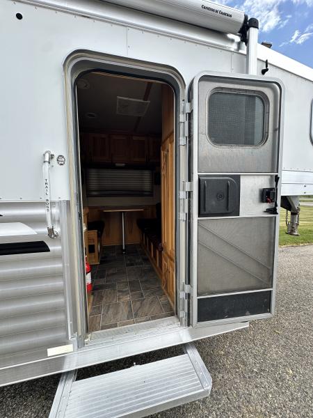 Used 2004 4-Star Trailers 4H 12' LQ Horse Trailer