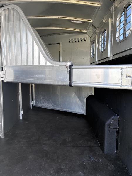Used 2004 4-Star Trailers 4H 12' LQ Horse Trailer