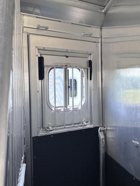 Used 2004 4-Star Trailers 4H 12' LQ Horse Trailer