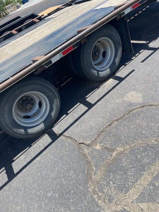Used 2024 H&W 8.5x32 GN flatbed Equipment Trailer