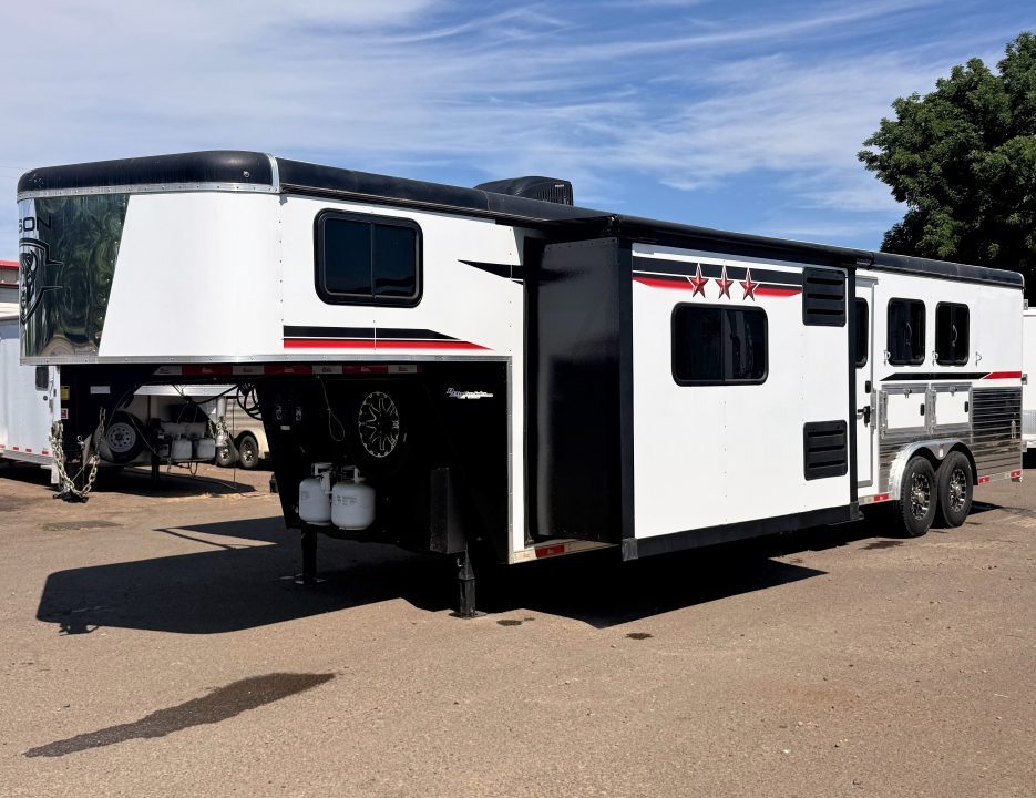 Used 2023 Bison Ranger 3 Living Quarters Horse Trailer