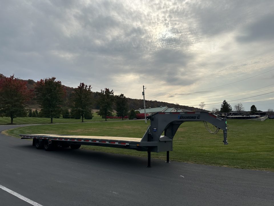 New Diamond C FMAX212 40' Gooseneck w/Hydraulic Dovetail - Pacesetter Edition