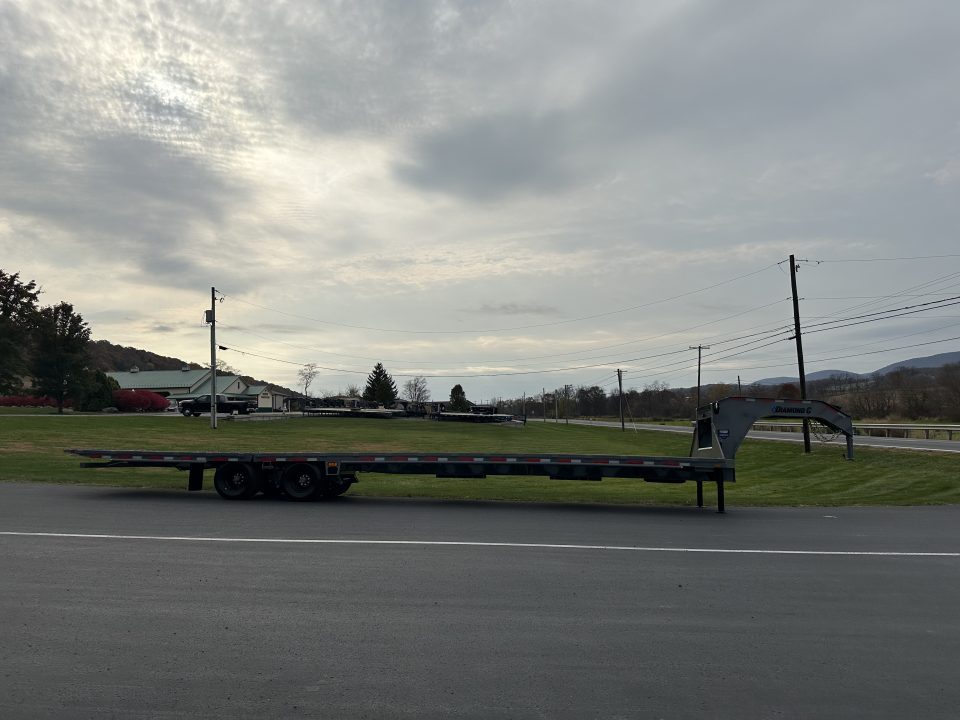 New Diamond C FMAX212 40' Gooseneck w/Hydraulic Dovetail - Pacesetter Edition