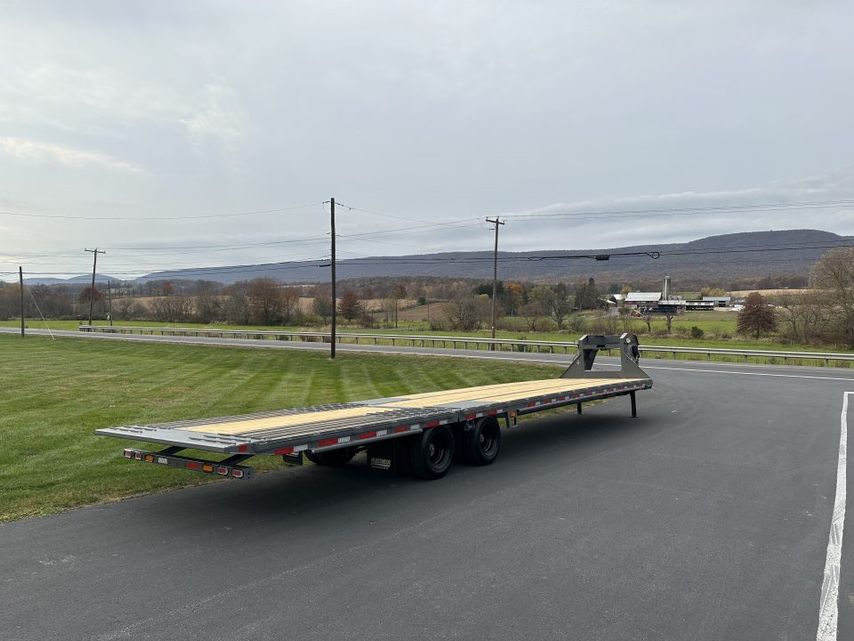 New Diamond C FMAX212 40' Gooseneck w/Hydraulic Dovetail - Pacesetter Edition