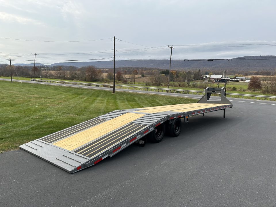 New Diamond C FMAX212 40' Gooseneck w/Hydraulic Dovetail - Pacesetter Edition