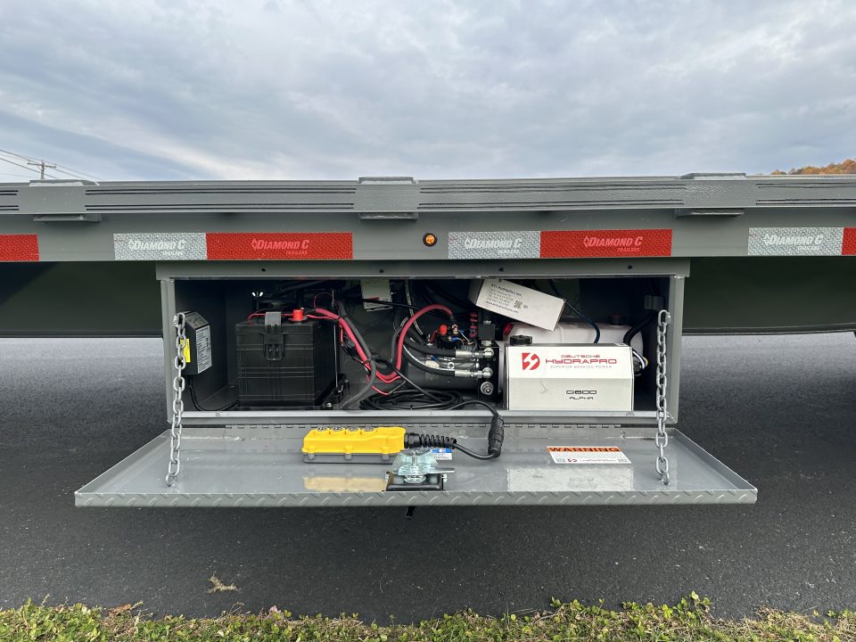 New Diamond C FMAX212 40' Gooseneck w/Hydraulic Dovetail - Pacesetter Edition