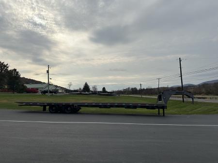 New Diamond C FMAX212 40' Gooseneck w/Hydraulic Dovetail - Pacesetter Edition