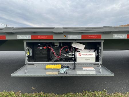 New Diamond C FMAX212 40' Gooseneck w/Hydraulic Dovetail - Pacesetter Edition