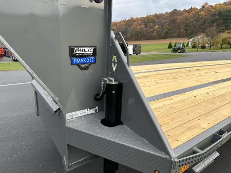 New Diamond C FMAX212 40' Gooseneck w/Hydraulic Dovetail - Pacesetter Edition