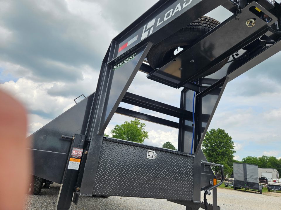 New 2026 Load Trail 102X25 TANDEM LO-PRO GOOSENECK W/10K AXLES & MAX RAMPS