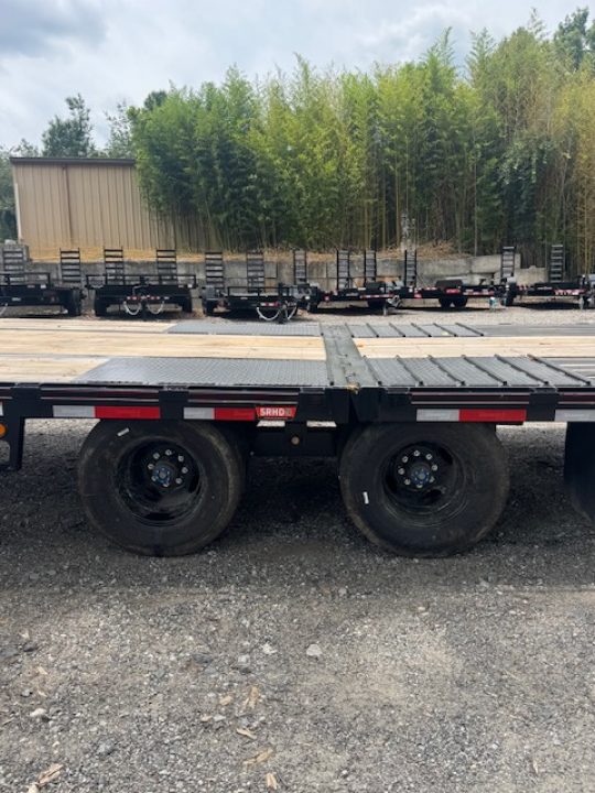 New 2026 DiamondC, 35' Gooseneck, Hydraulic Dove & Jacks FMAX212 HDT