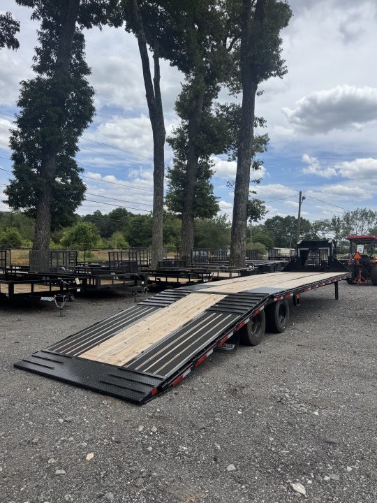 New 2026 DiamondC, 35' Gooseneck, Hydraulic Dove & Jacks FMAX212 HDT