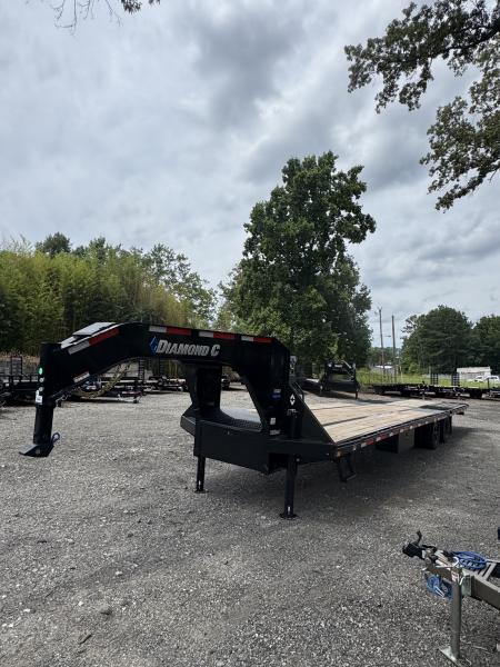 New 2026 DiamondC, 35' Gooseneck, Hydraulic Dove & Jacks FMAX212 HDT