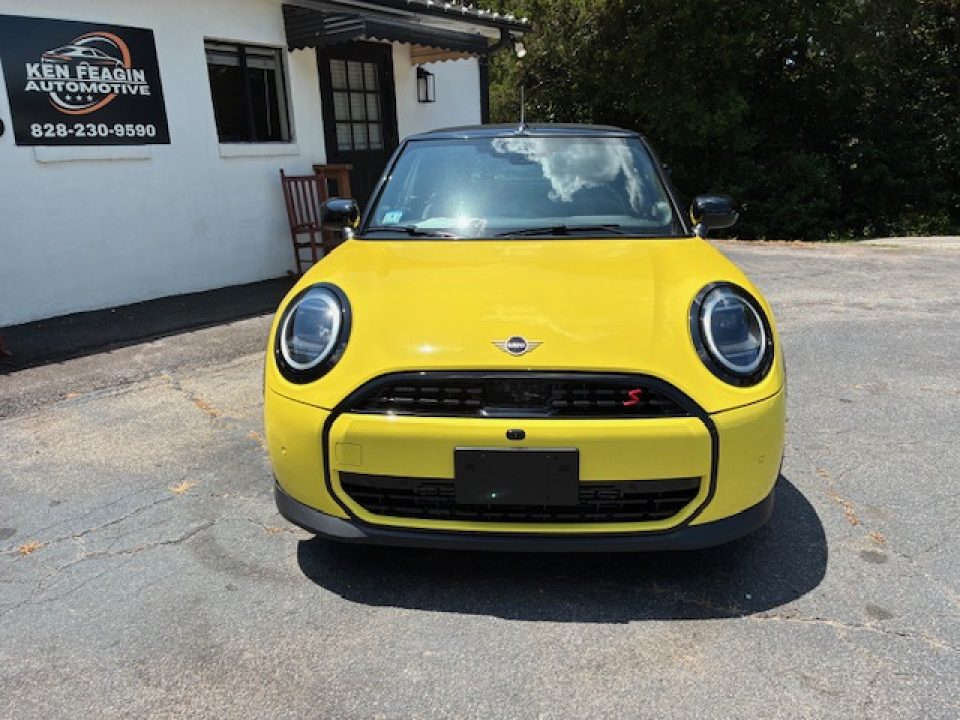 Used 2025 BMW Mini Cooper Sport Car