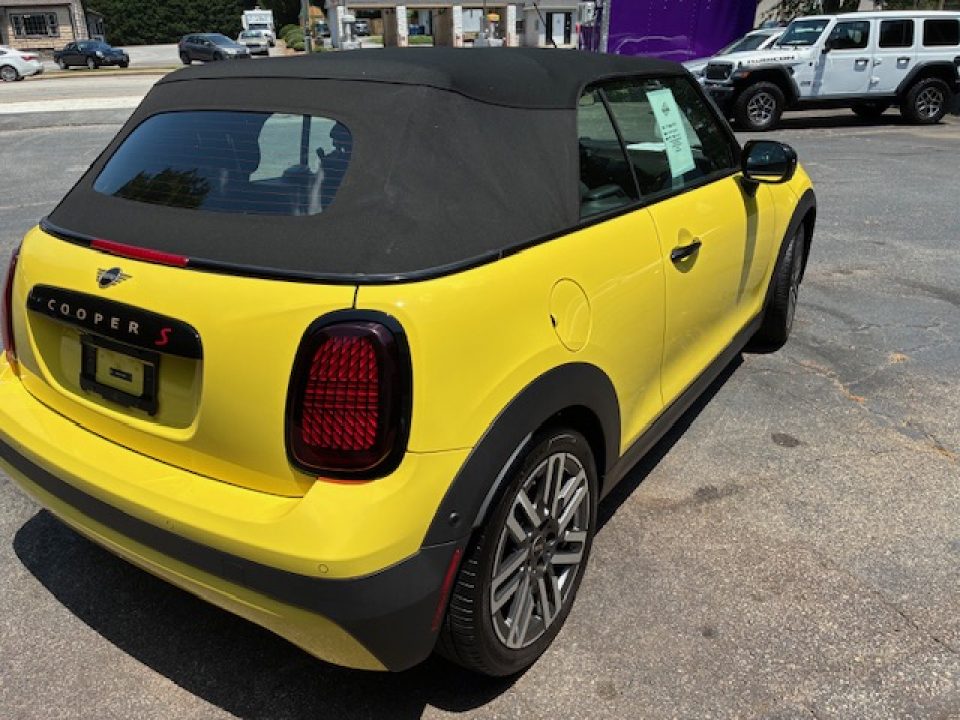 Used 2025 BMW Mini Cooper Sport Car